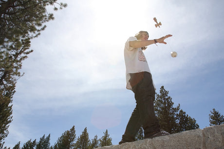 yoyos & juggling